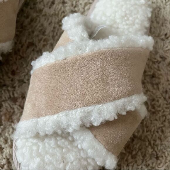 Alfani fuzzy tan slippers Sz Small NWOT - Picture 3 of 9